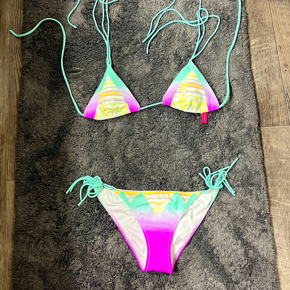 Victoria’s secret ombré bikini